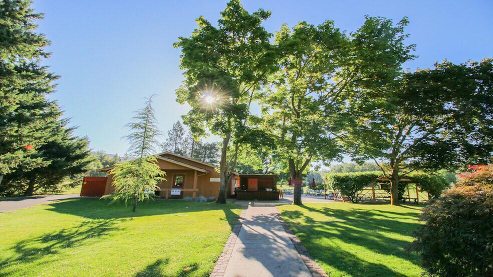 7350 New Hope Rd, Grants Pass, OR à vendre - Photo de l’immeuble – Image 2 sur 25