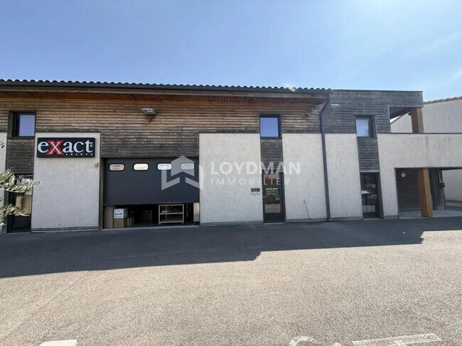 Plus de détails pour Local d’activités à vendre