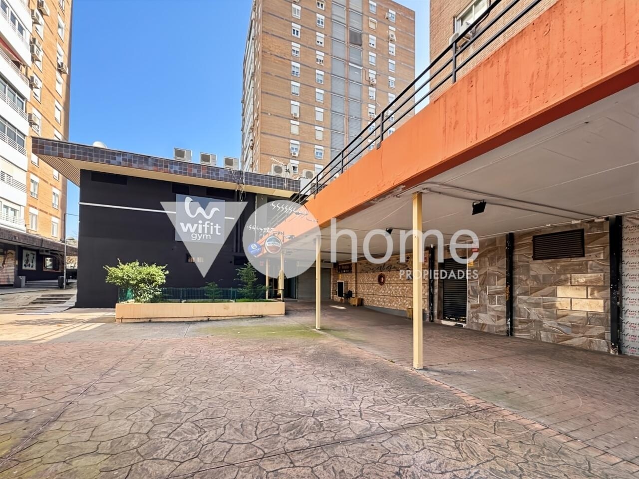 Immeuble residentiel dans Madrid, Madrid à vendre Photo intérieure– Image 1 sur 5