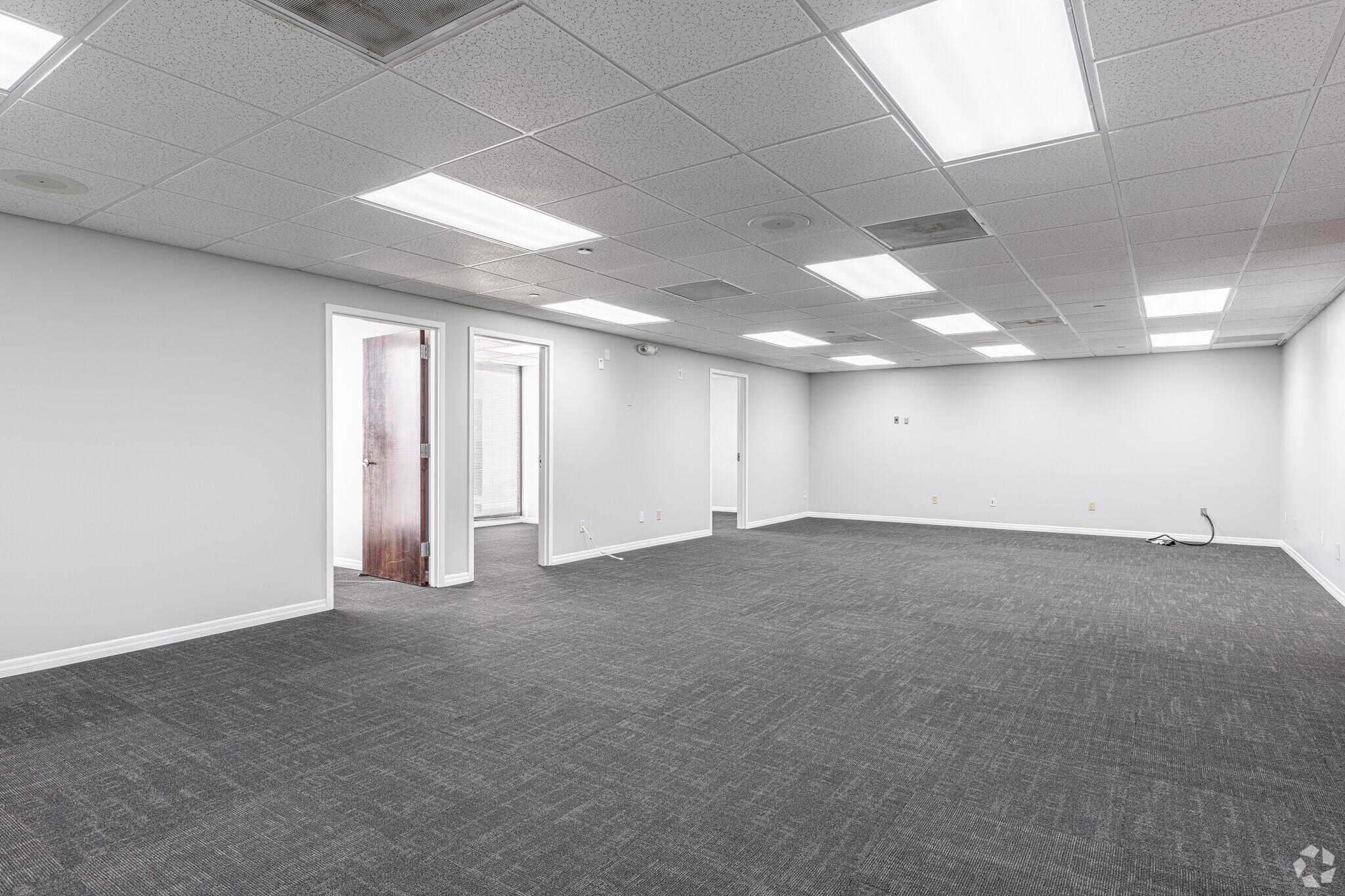 1665 Palm Beach Lakes Blvd, West Palm Beach, FL à louer Photo intérieure– Image 1 sur 2