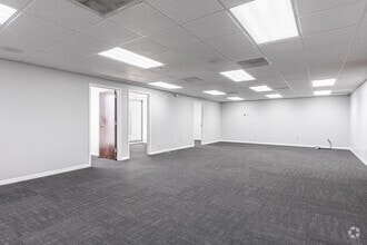 1665 Palm Beach Lakes Blvd, West Palm Beach, FL à louer Photo intérieure– Image 1 sur 2