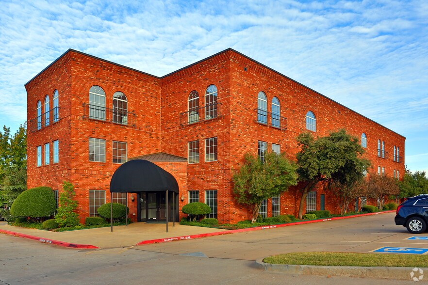 6520 N Western Ave, Oklahoma City, OK à louer - Photo de l’immeuble – Image 3 sur 7