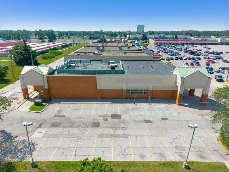 13545 Eureka Rd, Southgate, MI à vendre - Photo de l’immeuble – Image 2 sur 6