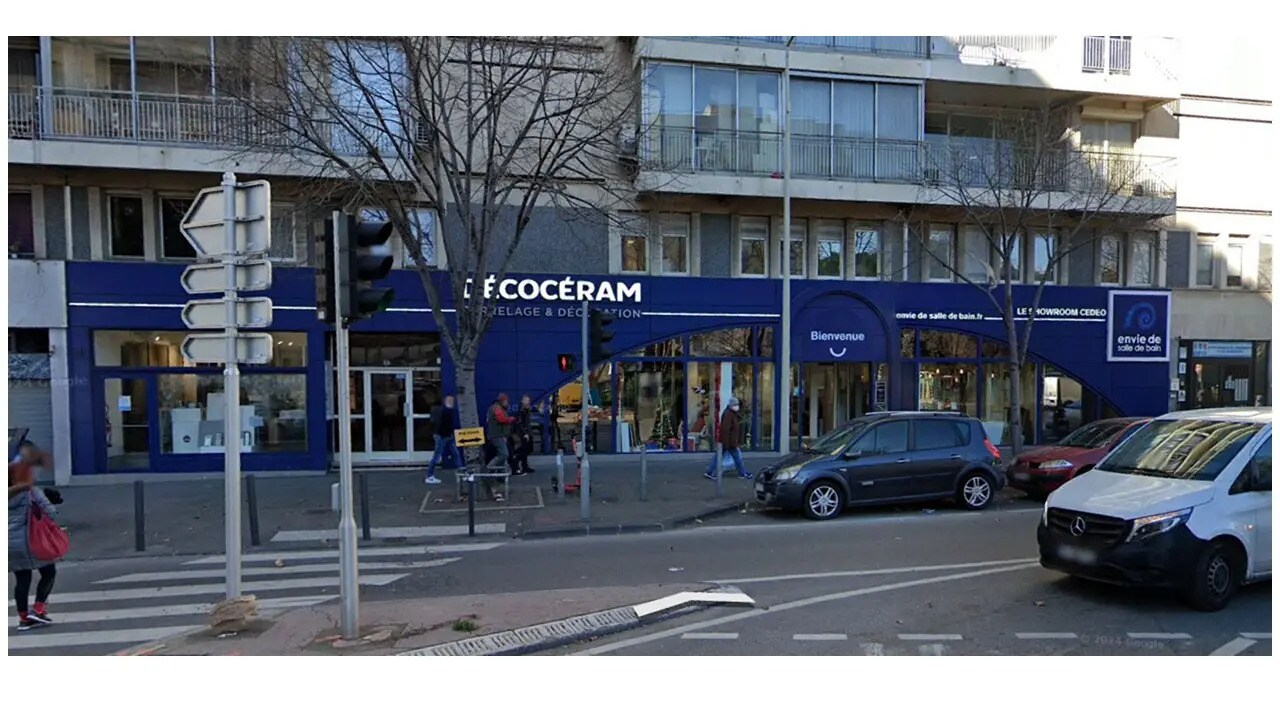 Local commercial dans Marseille à louer Photo de l’immeuble– Image 1 sur 4