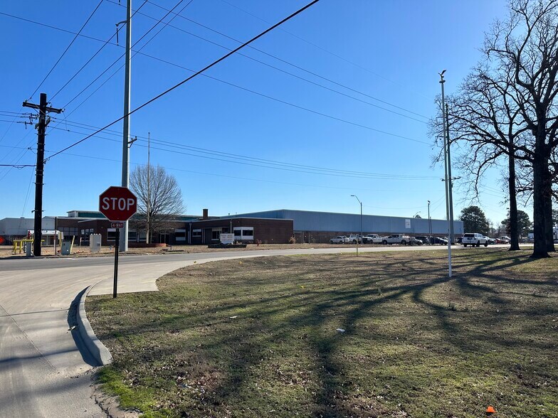 4601 Newlon Rd, Fort Smith, AR à louer - Photo de l’immeuble – Image 3 sur 20