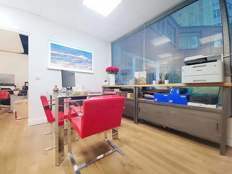 Bureau dans Paris à vendre - Photo de l’immeuble – Image 1 sur 4