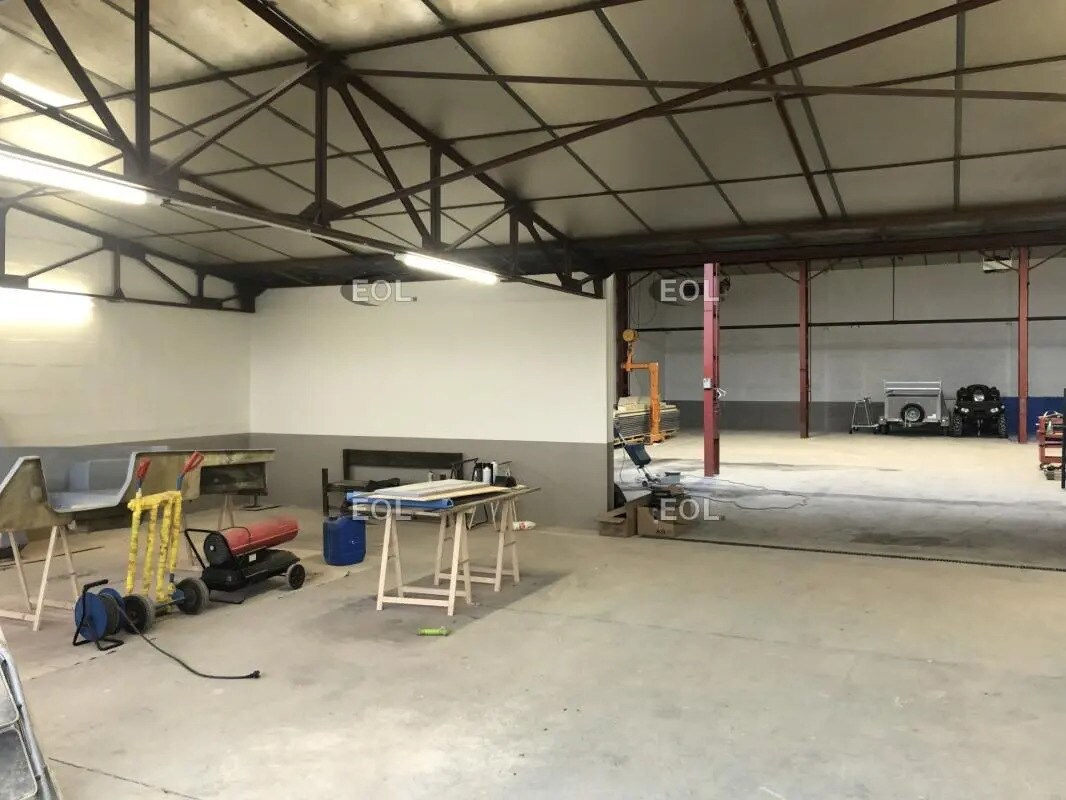 Local d’activités dans Mornant à louer Photo de l’immeuble– Image 1 sur 16