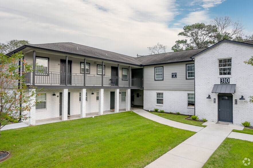 310 Houston Ave, League City, TX à vendre - Photo de l’immeuble – Image 2 sur 8