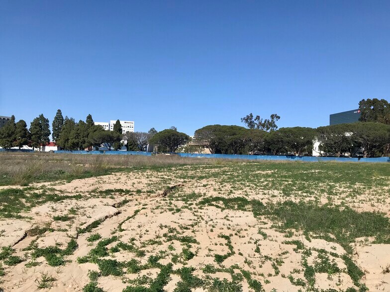 4251 Martingale Way, Newport Beach, CA à vendre - Photo principale – Image 2 sur 2