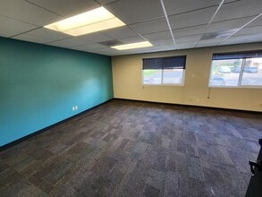 312 S Juniper St, Escondido, CA à louer Photo intérieure– Image 2 sur 18