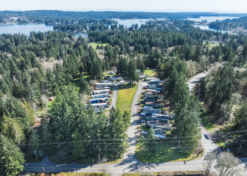15800 Scandia Rd, Poulsbo, WA à vendre - Photo de l’immeuble – Image 3 sur 6