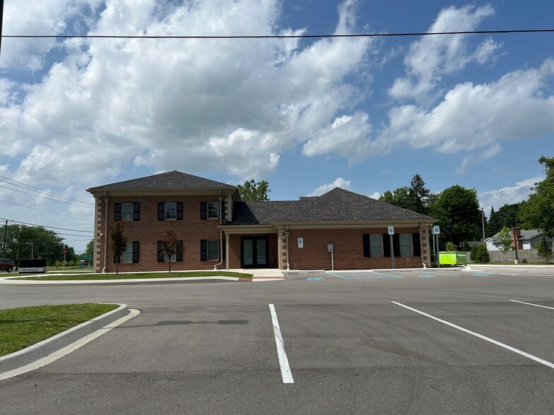 280 Lapeer Rd, Oxford, MI à vendre - Photo de l’immeuble – Image 2 sur 14