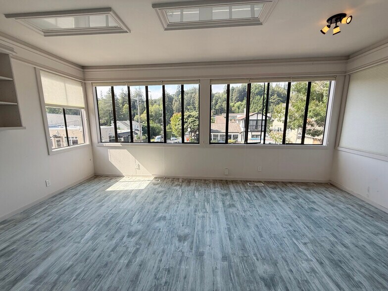 203 E Blithedale Ave, Mill Valley, CA à louer - Photo de l’immeuble – Image 3 sur 8