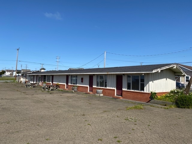 327 S Franklin St, Fort Bragg, CA à vendre - Photo principale – Image 1 sur 3