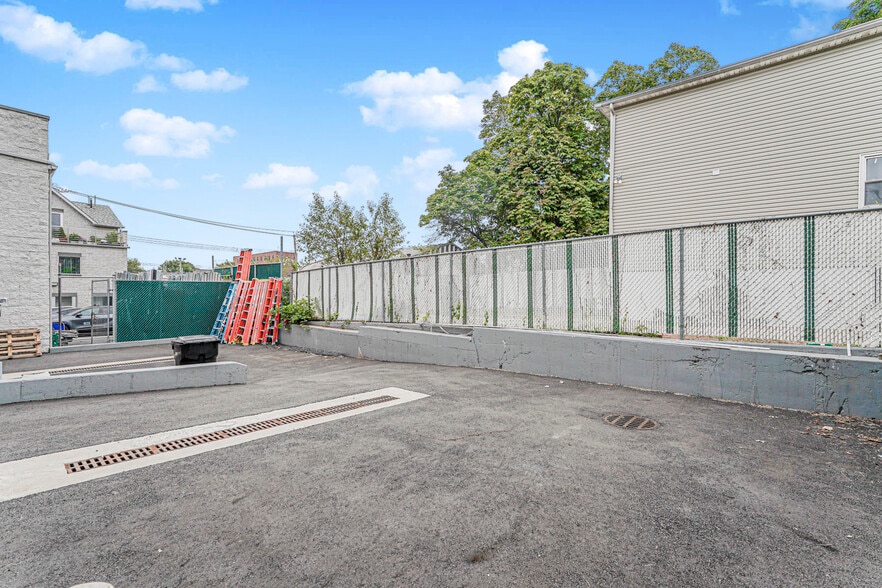 265 Walker St, Staten Island, NY à louer - Photo de l’immeuble – Image 3 sur 6