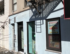 359 E 19th St, New York, NY à louer Photo de l’immeuble– Image 1 sur 5