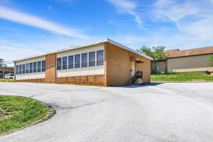 104 N 7th St, Lemoyne, PA à vendre - Photo de l’immeuble – Image 3 sur 9