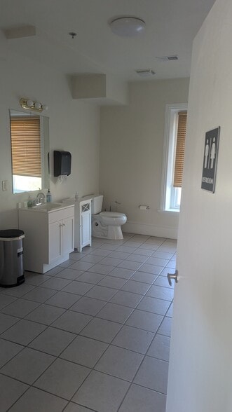10 Exchange Pl, West Grove, PA à louer - Photo intérieure – Image 3 sur 4