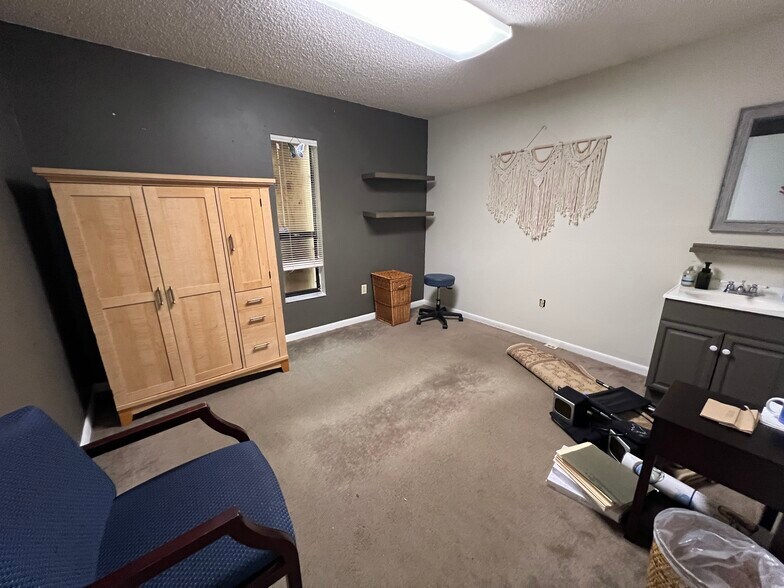 156 Whitaker Rd, Lutz, FL à louer - Photo intérieure – Image 3 sur 23