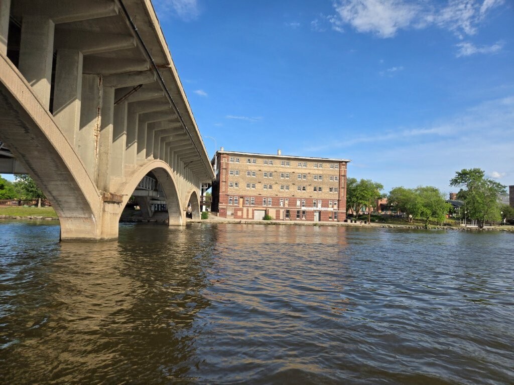 220 N Water St, Rockford, IL à vendre Photo de l’immeuble– Image 1 sur 16