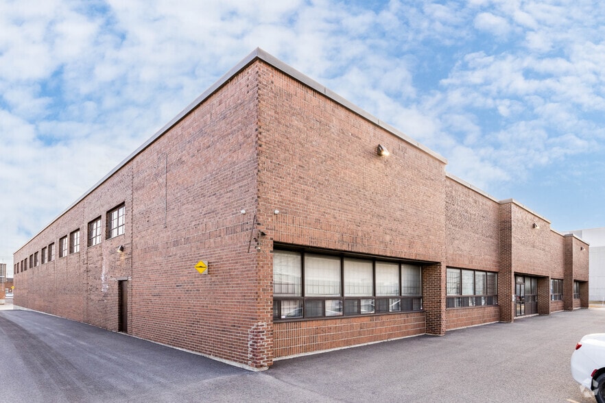 4475 Rue Garand, Montréal, QC à louer - Photo de l’immeuble – Image 3 sur 5