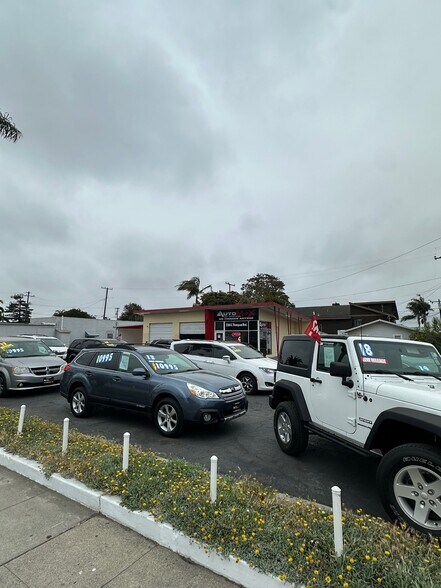 2386 E Thompson Blvd, Ventura, CA à louer - Photo de l’immeuble – Image 3 sur 7