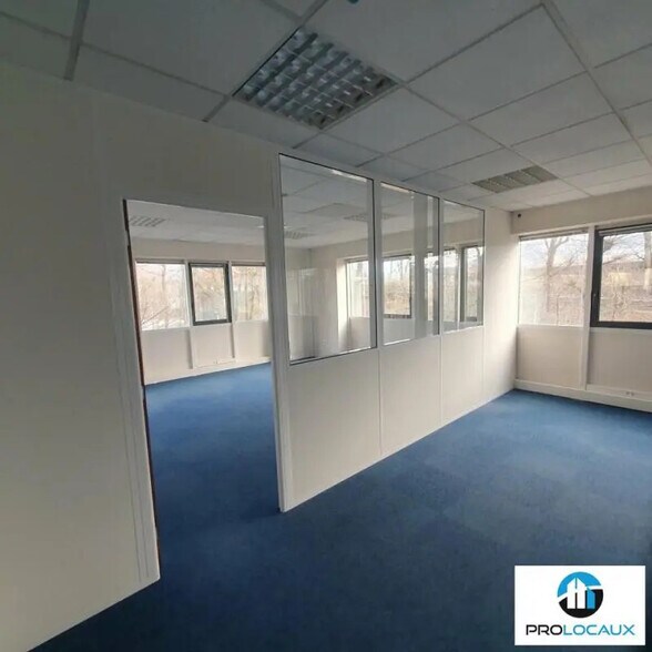 Bureau dans Eybens à vendre - Photo de l’immeuble – Image 2 sur 12