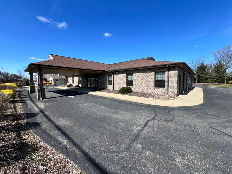 86 Coraopolis Rd, Coraopolis, PA à louer - Photo de l’immeuble – Image 1 sur 12