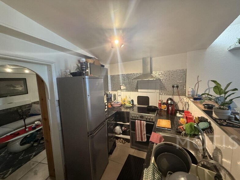 83 Cheriton High St, Folkestone à vendre - Photo de l’immeuble – Image 3 sur 12