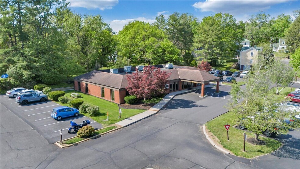 112 Houston St, Lexington, VA à vendre - Photo de l’immeuble – Image 2 sur 4