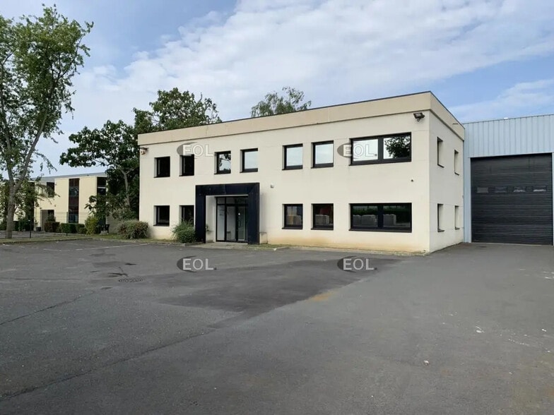 Local d'activités dans Lisses à vendre - Photo de l’immeuble – Image 1 sur 9