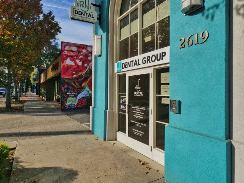 2619 J St, Sacramento, CA à vendre - Photo de l’immeuble – Image 3 sur 8