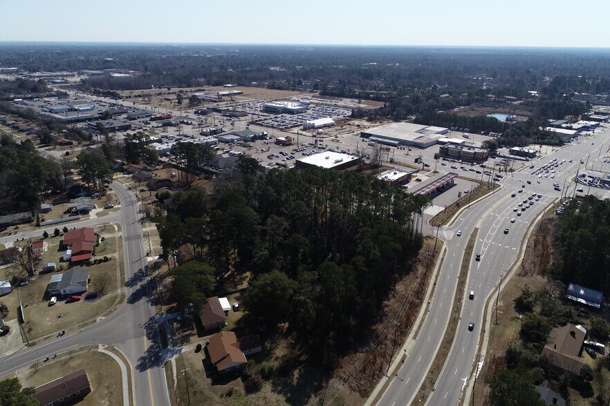 Glensford Dr, Fayetteville, NC à vendre - Photo de l’immeuble – Image 2 sur 6
