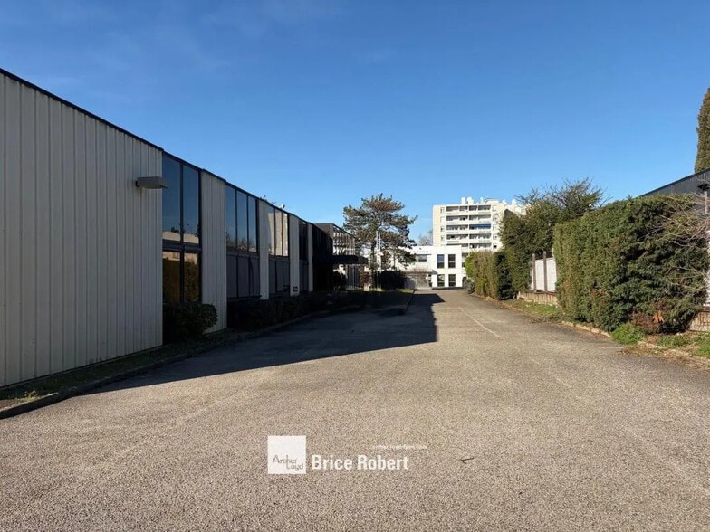 52 Rue Alexandre Dumas, Vaulx-en-Velin à louer - Photo de l’immeuble – Image 2 sur 7