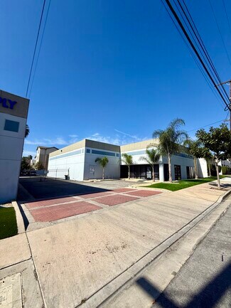Plus de détails pour 2455 Lewis Ave, Signal Hill, CA - Industriel/Logistique à vendre