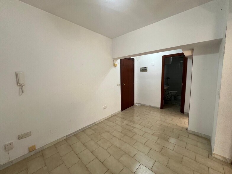 Bureau dans Cáceres, Cáceres à vendre - Photo de l’immeuble – Image 2 sur 7