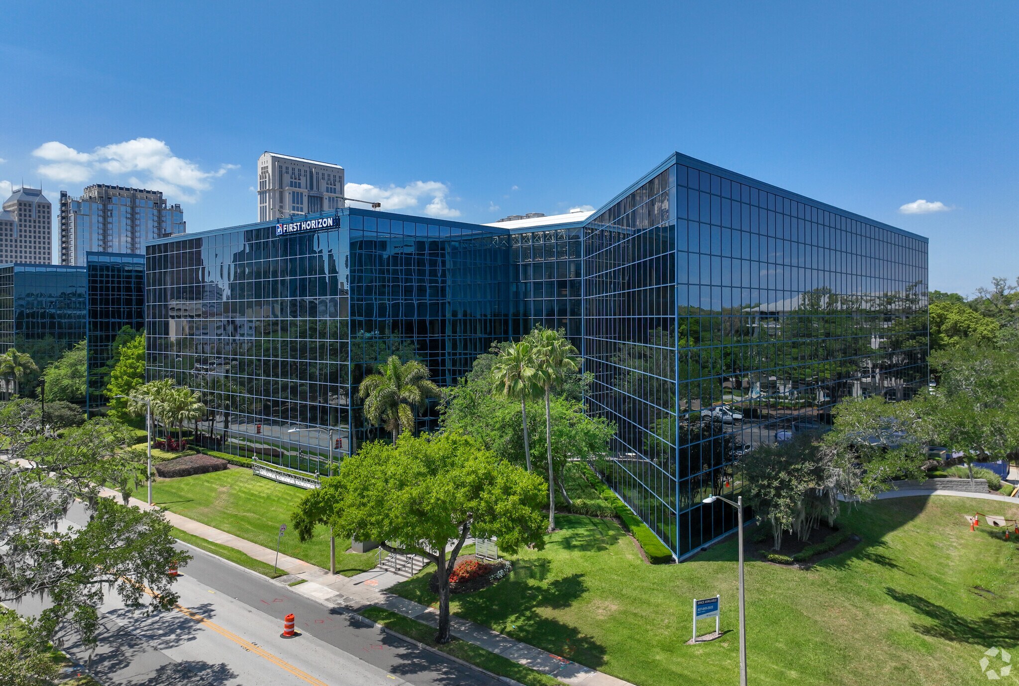 315 E Robinson St, Orlando, FL à louer Photo principale– Image 1 sur 25