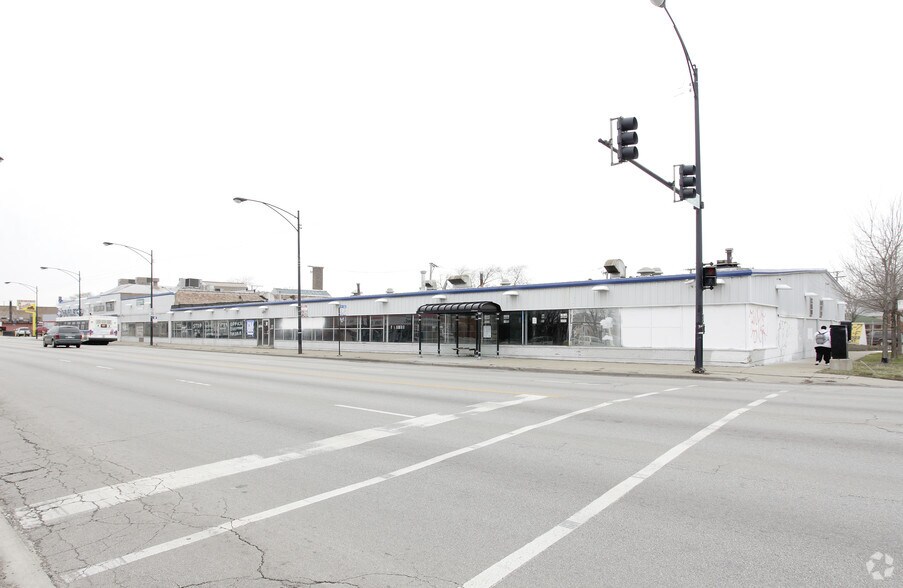 4530 S Archer Ave, Chicago, IL à vendre - Photo de l’immeuble – Image 3 sur 6