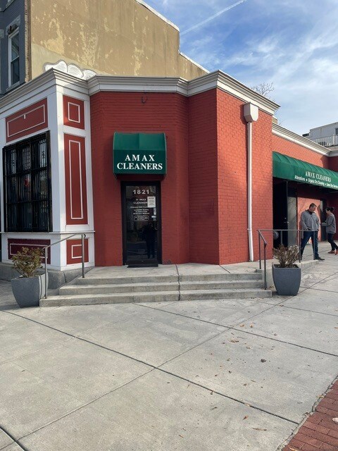 1821 1st St NW, Washington, DC à louer Photo de l’immeuble– Image 1 sur 2
