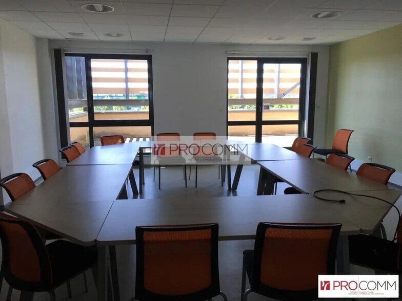 Bureau dans Chartres à louer - Photo de l’immeuble – Image 2 sur 7