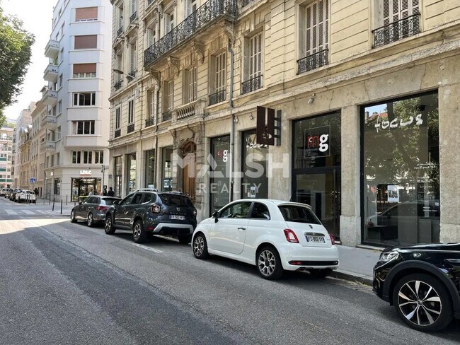 Plus de détails pour Local commercial à louer