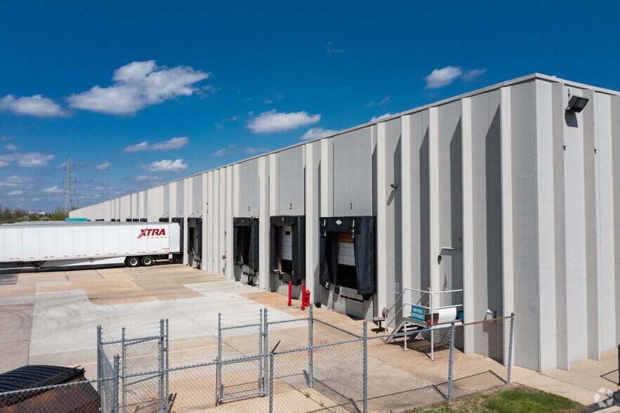 7090 Industrial Rd, Florence, KY à louer - Photo de l’immeuble – Image 3 sur 4