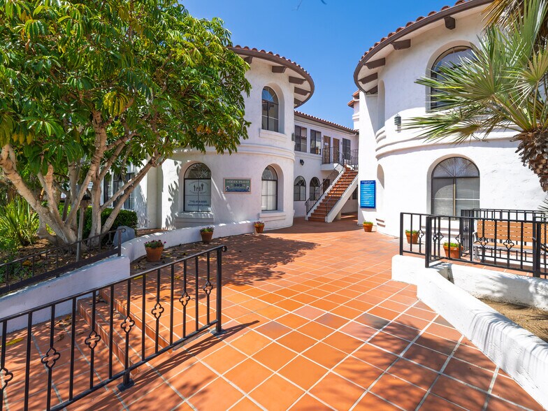 302 W Grand Ave, El Segundo, CA à louer - Photo de l’immeuble – Image 2 sur 25