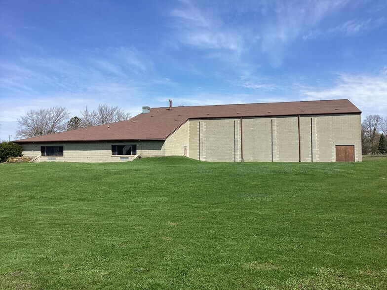 2525 Oakwood Rd, Oak Creek, WI à vendre - Photo de l’immeuble – Image 3 sur 60