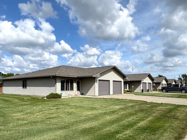 1600 Country Dr, Mitchell, SD à vendre - Photo principale – Image 1 sur 1