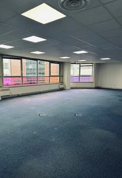 Local d’activités dans Paris à louer Photo de l’immeuble– Image 1 sur 8