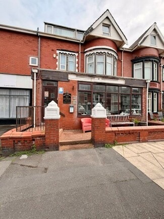 Plus de détails pour 57-59 Holmview Rd, Blackpool - Hôtellerie à vendre