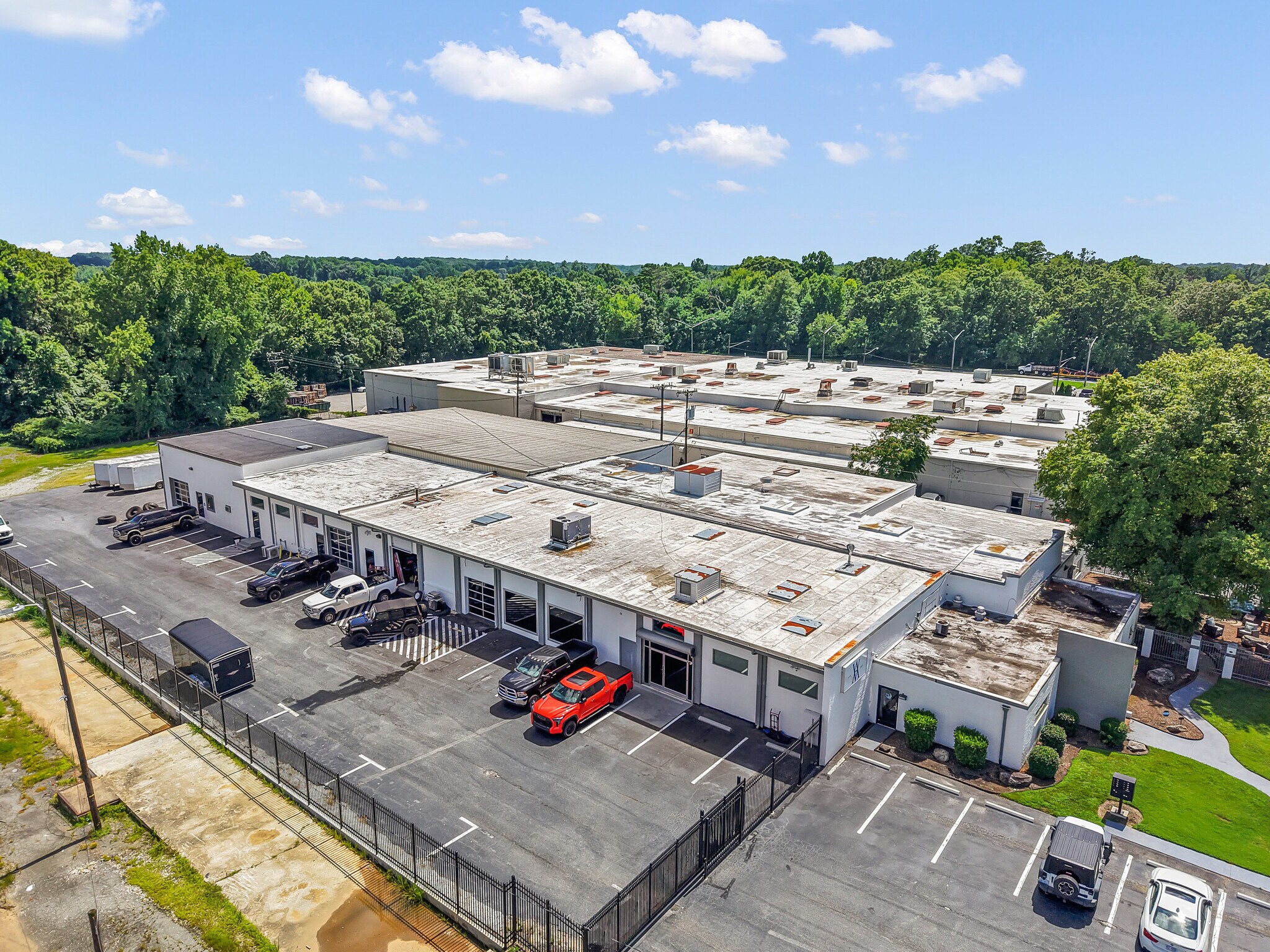 4827 Gate City Blvd, Greensboro, NC à vendre Photo de l’immeuble– Image 1 sur 10