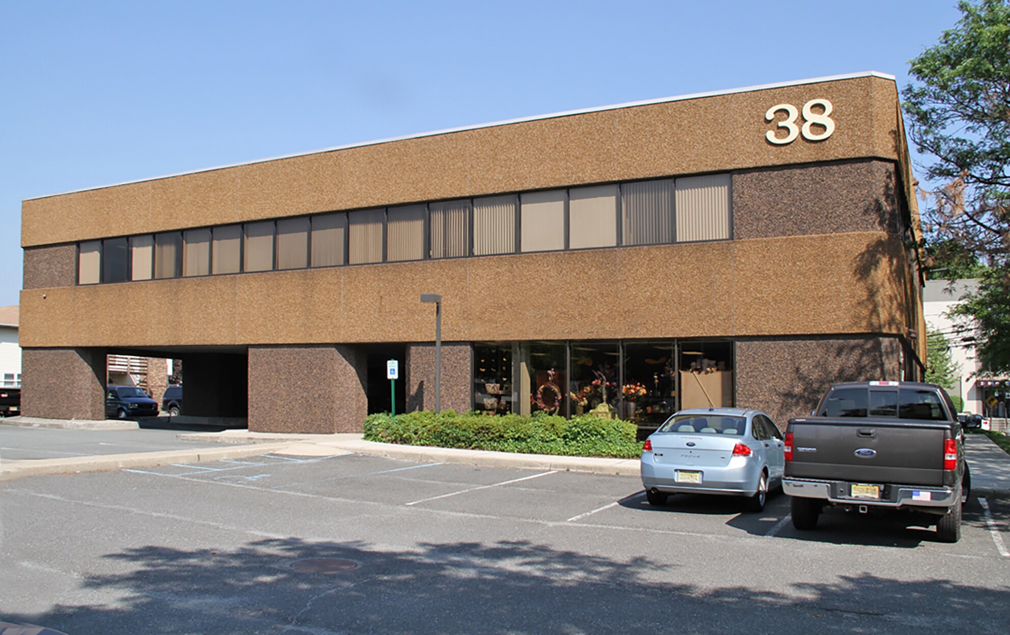 38 Meadowlands Pky, Secaucus, NJ à louer Photo principale– Image 1 sur 5
