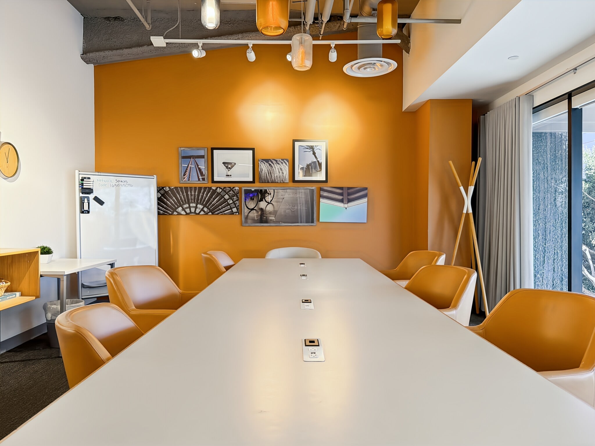 145 S Fairfax Ave, Los Angeles, CA à louer Photo intérieure– Image 1 sur 23